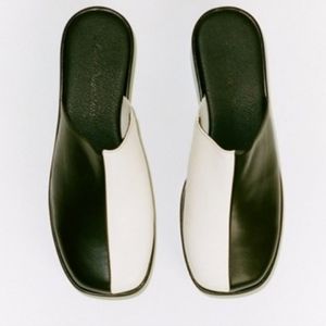 lisa says gah dakota clog, black and ivory, size 10